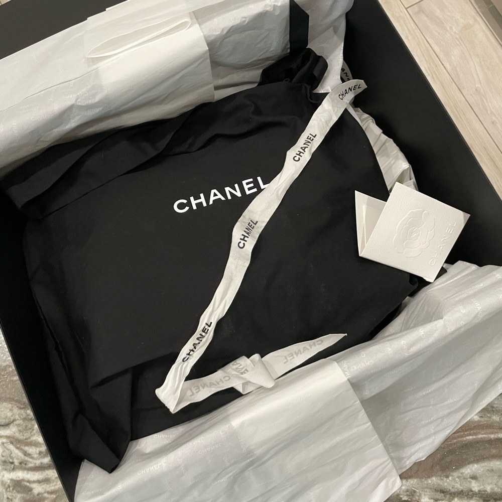 CHANEL Light Blue Quilted Ruched Shoulder Bag with Chain Strap - Picture 2 of 9
